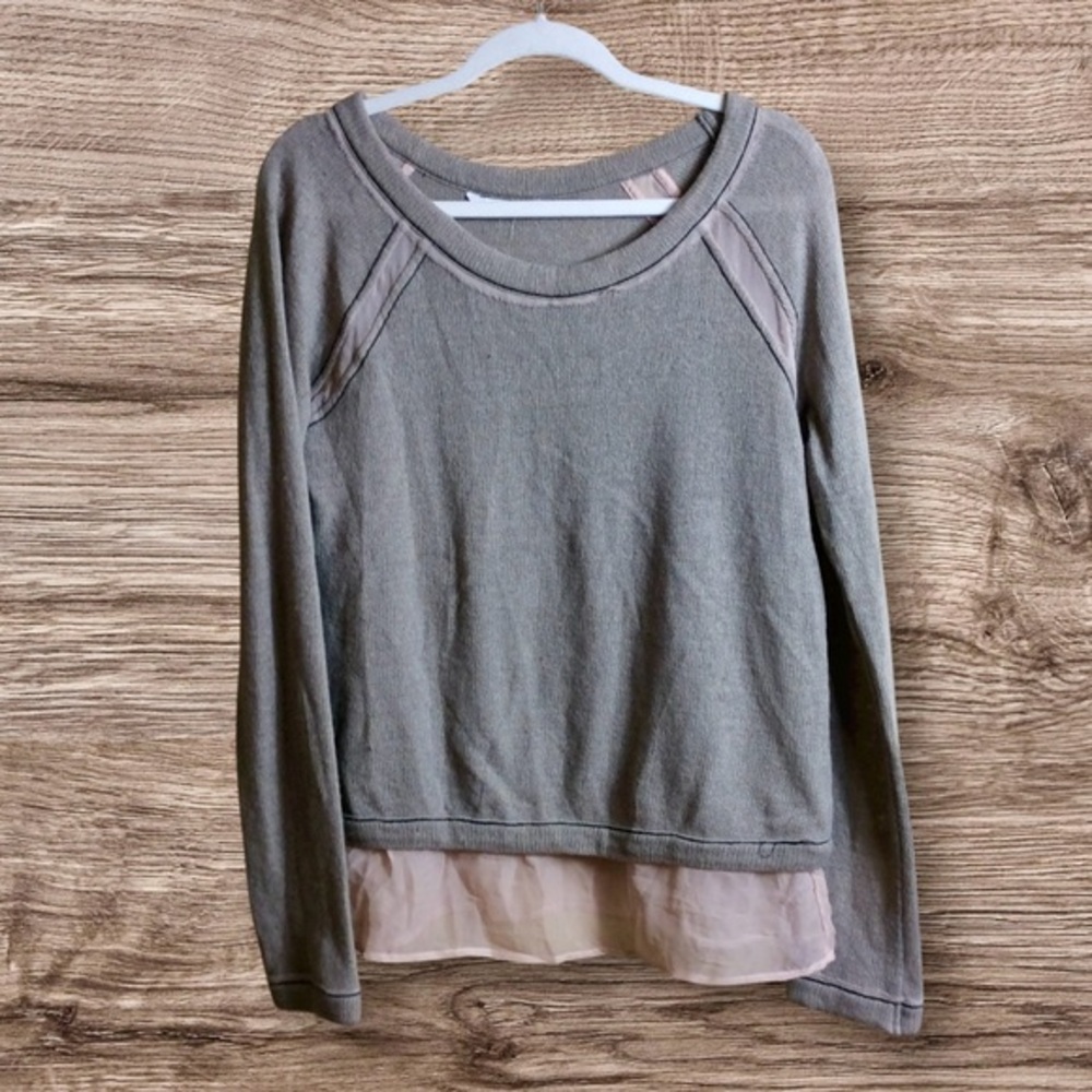 Theee dots layered cashmere blend taupe  sweater. Medium